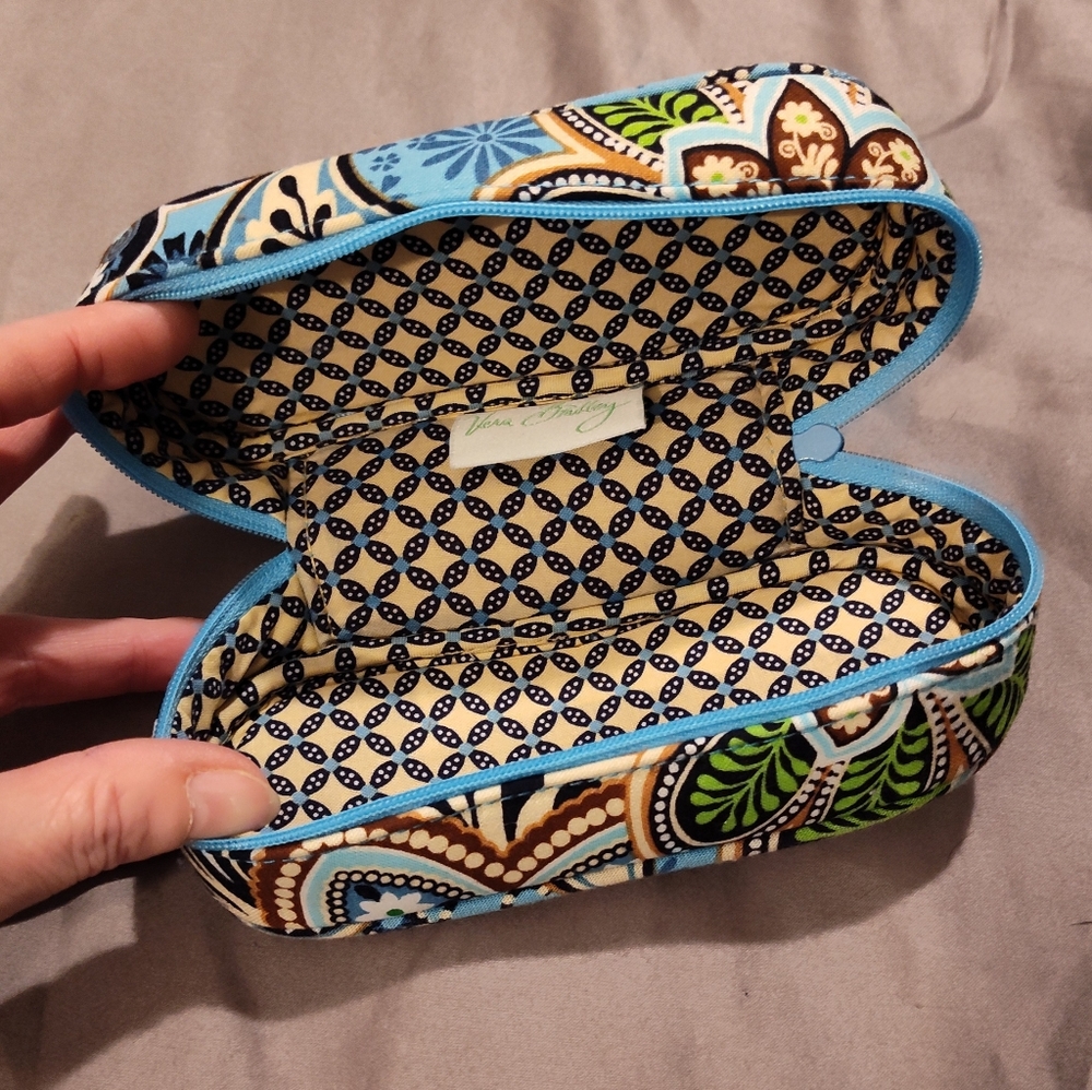 NWOT! Vera Bradley Zippered Pouch - Picture 5 of 8